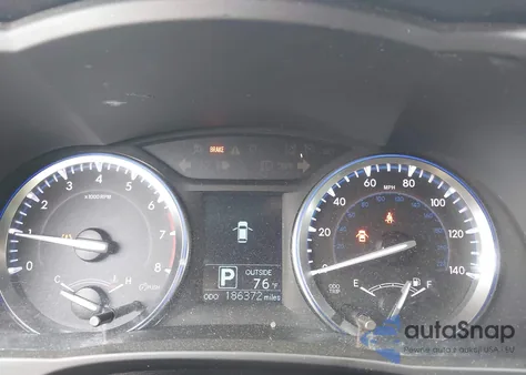 2015 Toyota Highlander Le Plus V6 from USA, damaged, VIN 5TDZKRFH1FS072656